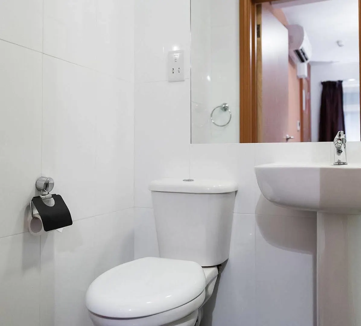Arinza Hotel, London Ilford Hotel